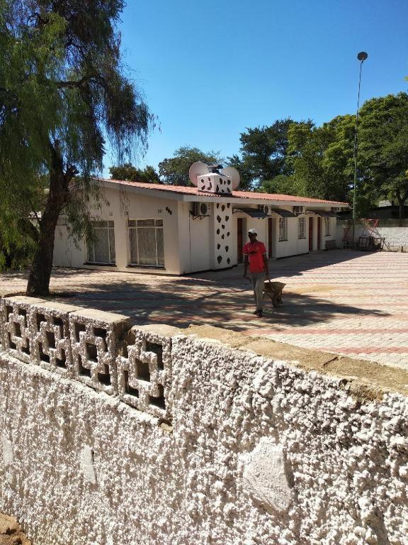 Brackendene Lodge Gaborone Luaran gambar